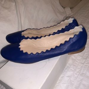 Chloe scallop flat